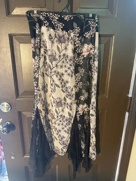 Dolls Kill Black & Cream Floral Asymmetrical Lace-Trim Skirt - Picture 2 of 4